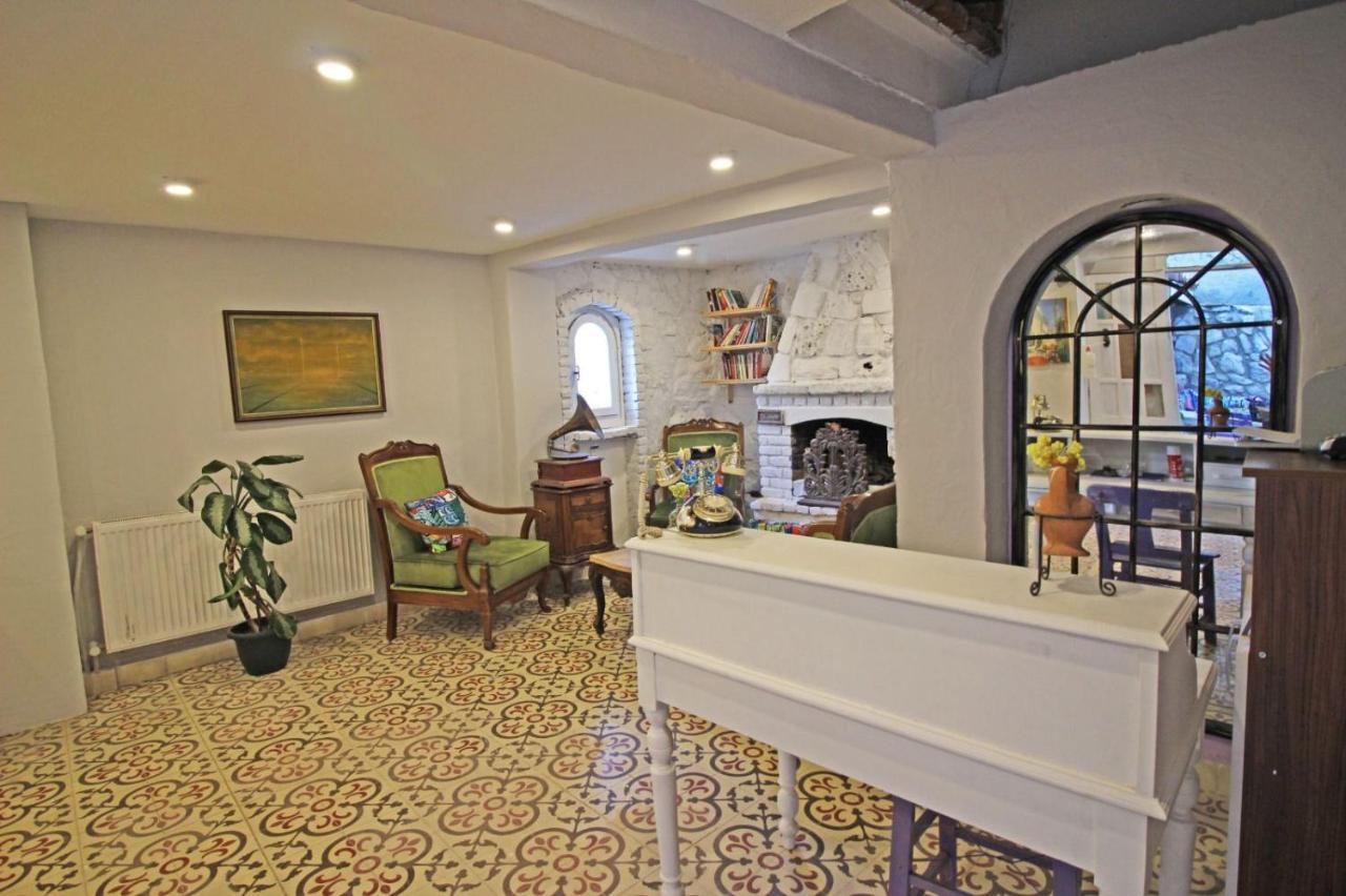 Eflatun Konuk Evi Hotel Canakkale Exterior photo